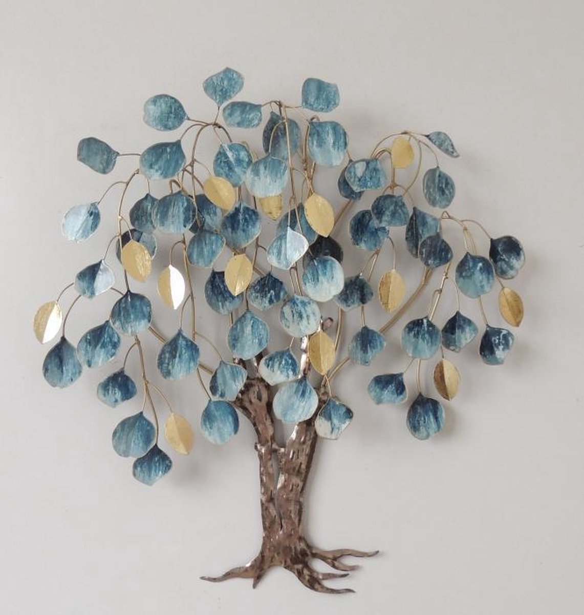 Serene Metal Tree Wall Art - A Nature-Inspired Masterpiece