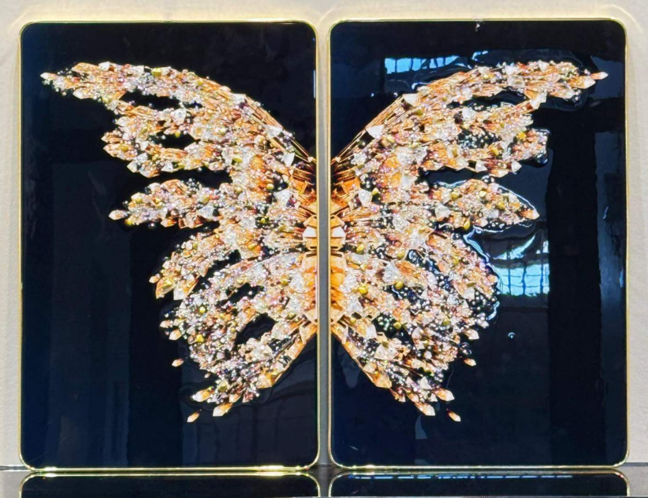 Butterfly style-2 Crystal Wall Decor – A Mesmerizing Blend of Art and Elegance