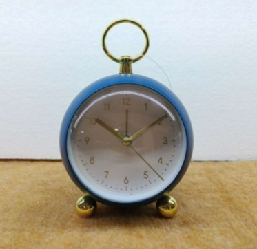 Royal Gilded Table Clock – Luxe Matte & Gold Edition
